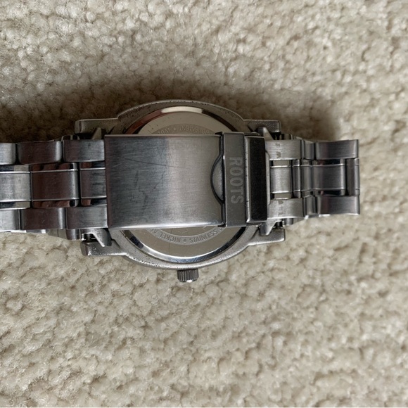Roots Steel RS 101 stainless steel quartz mens watch - Picture 5 of 8